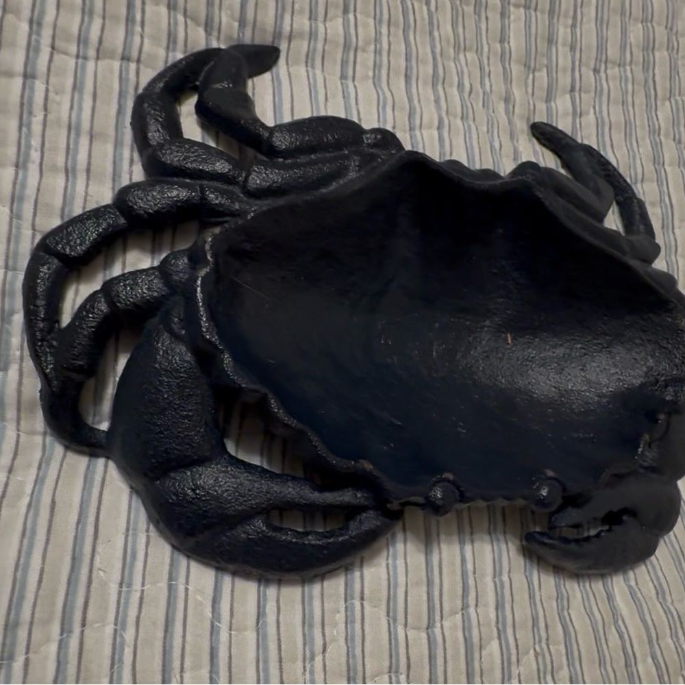 Cast iron navy blue crab dish. Perfect as a jewelry holder, NWOT. - Picture 7 of 7